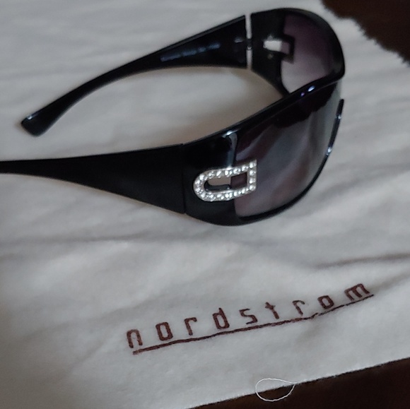 Sunglasses - Picture 5 of 5